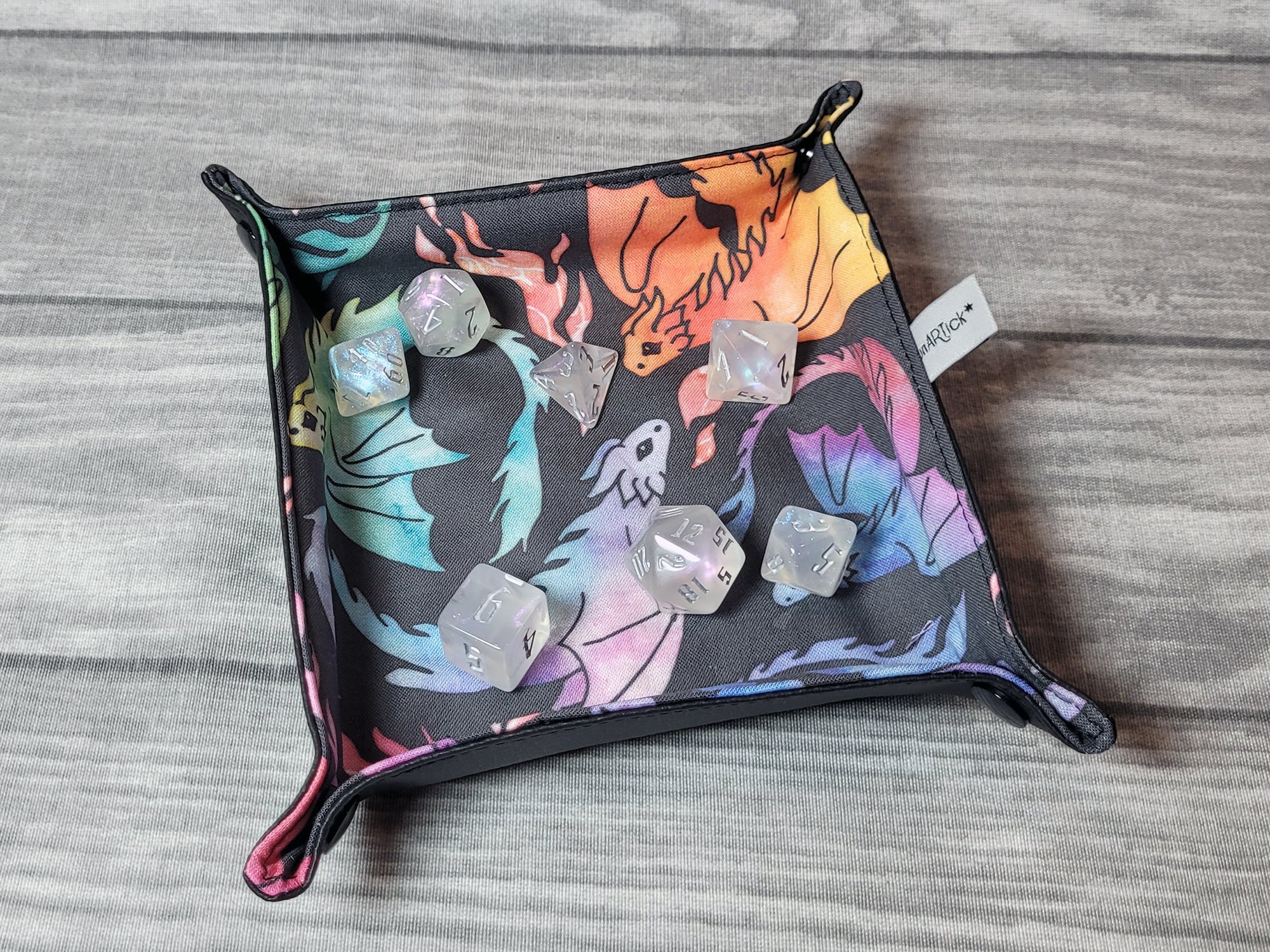 Rainbow Dragons faltbare Würfelunterlage S