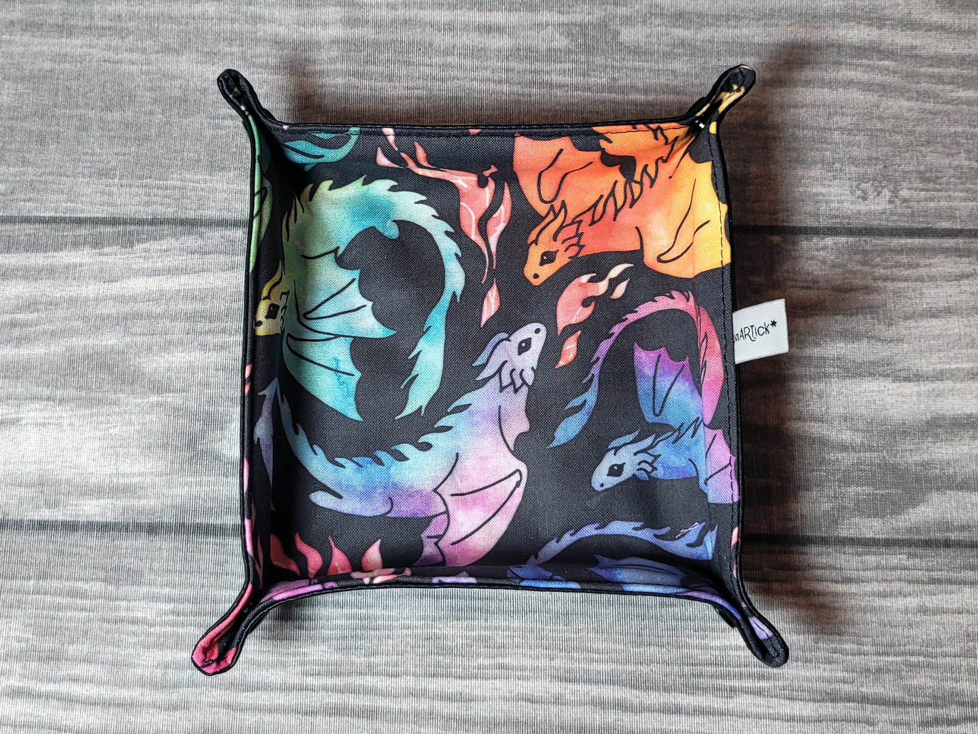 Rainbow Dragons faltbare Würfelunterlage S