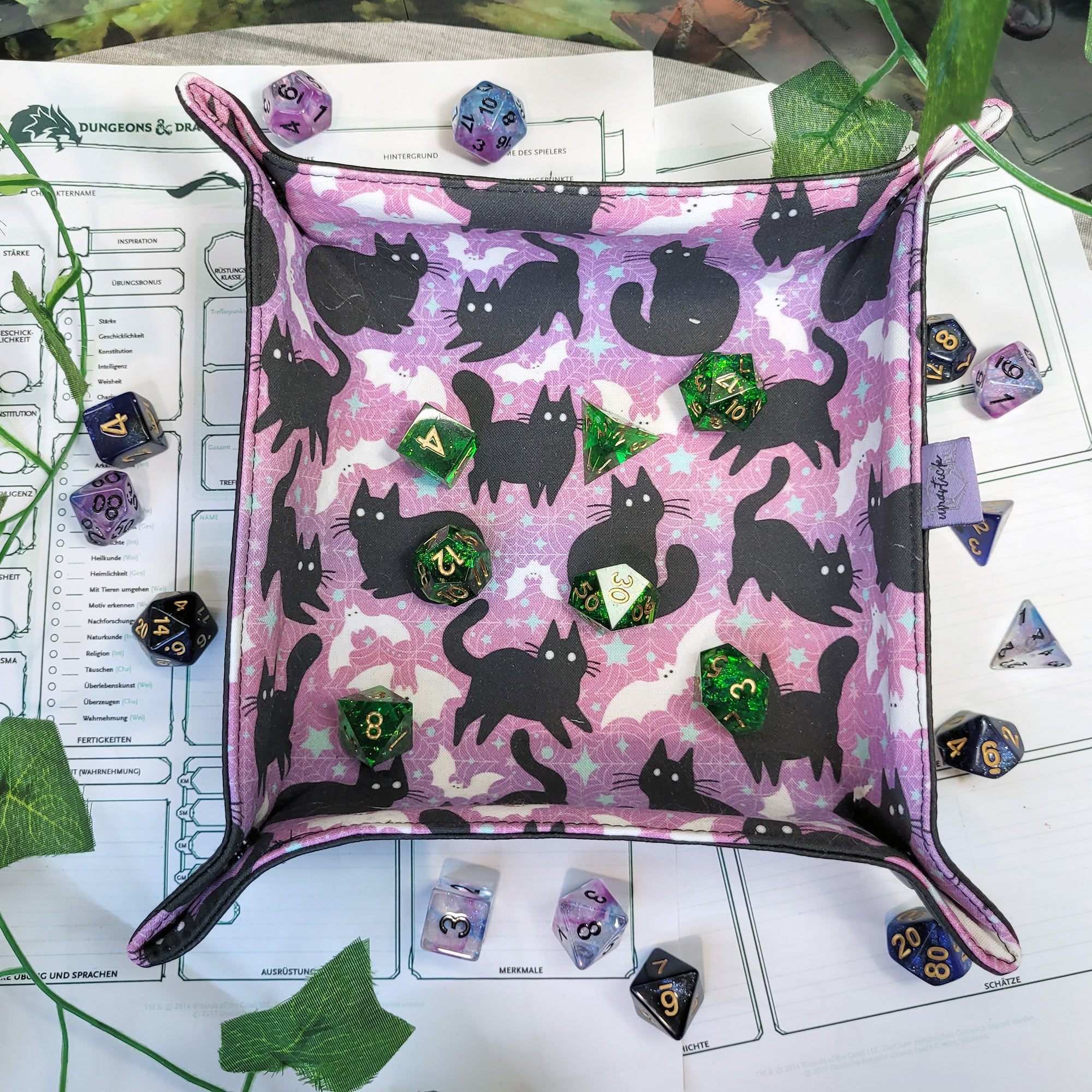 Bats and Cats faltbare Würfelunterlage L