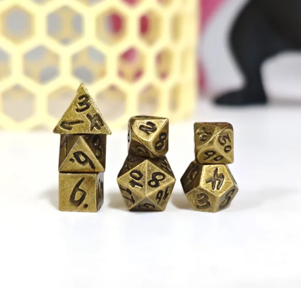 Mini Metallwürfel mit Aufbewahrung im Taschenuhrformat: Silver Kraken