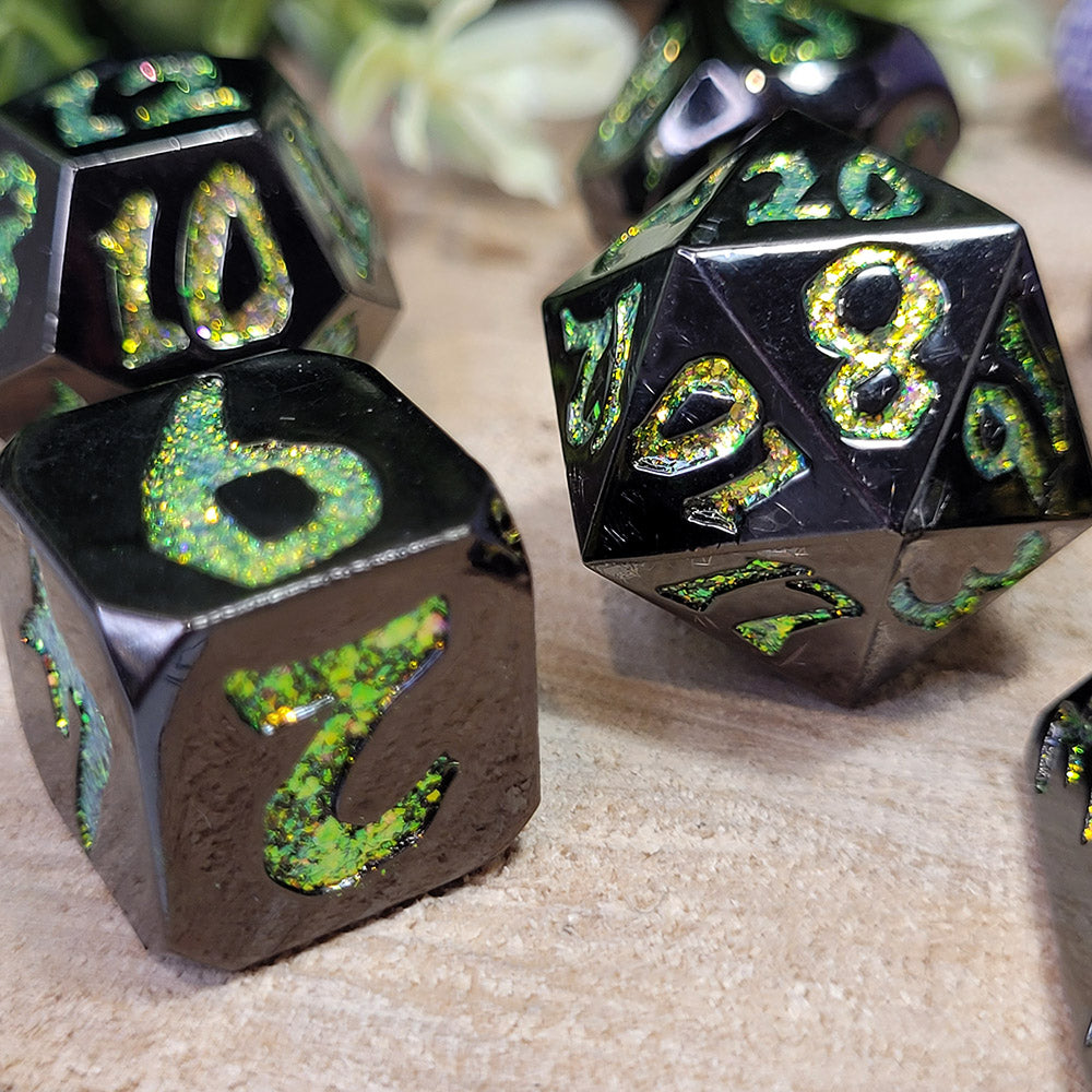 Black Scales Würfel aus Metall