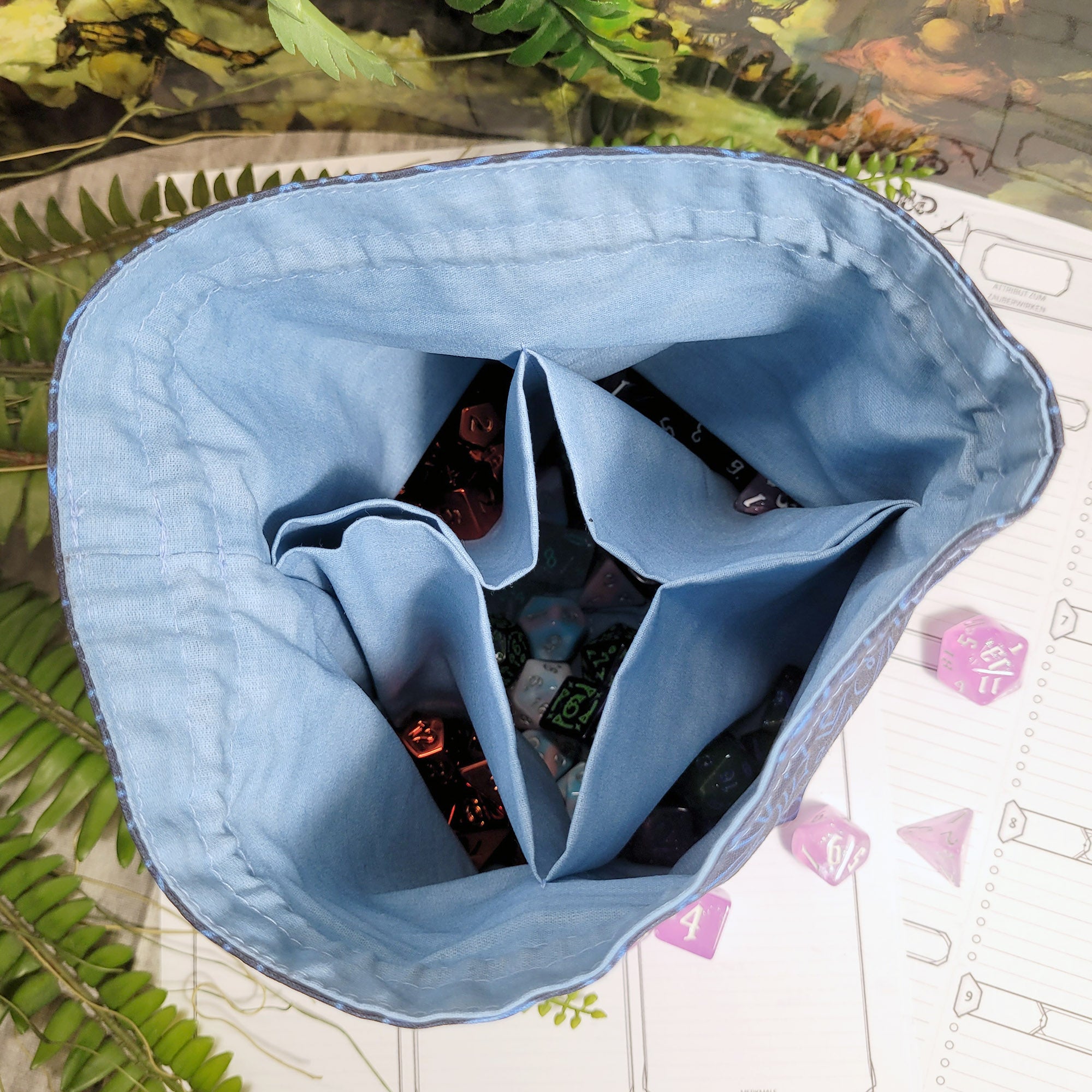 Dungeons and Dice Würfelbeutel XXL mit Unterteilungen