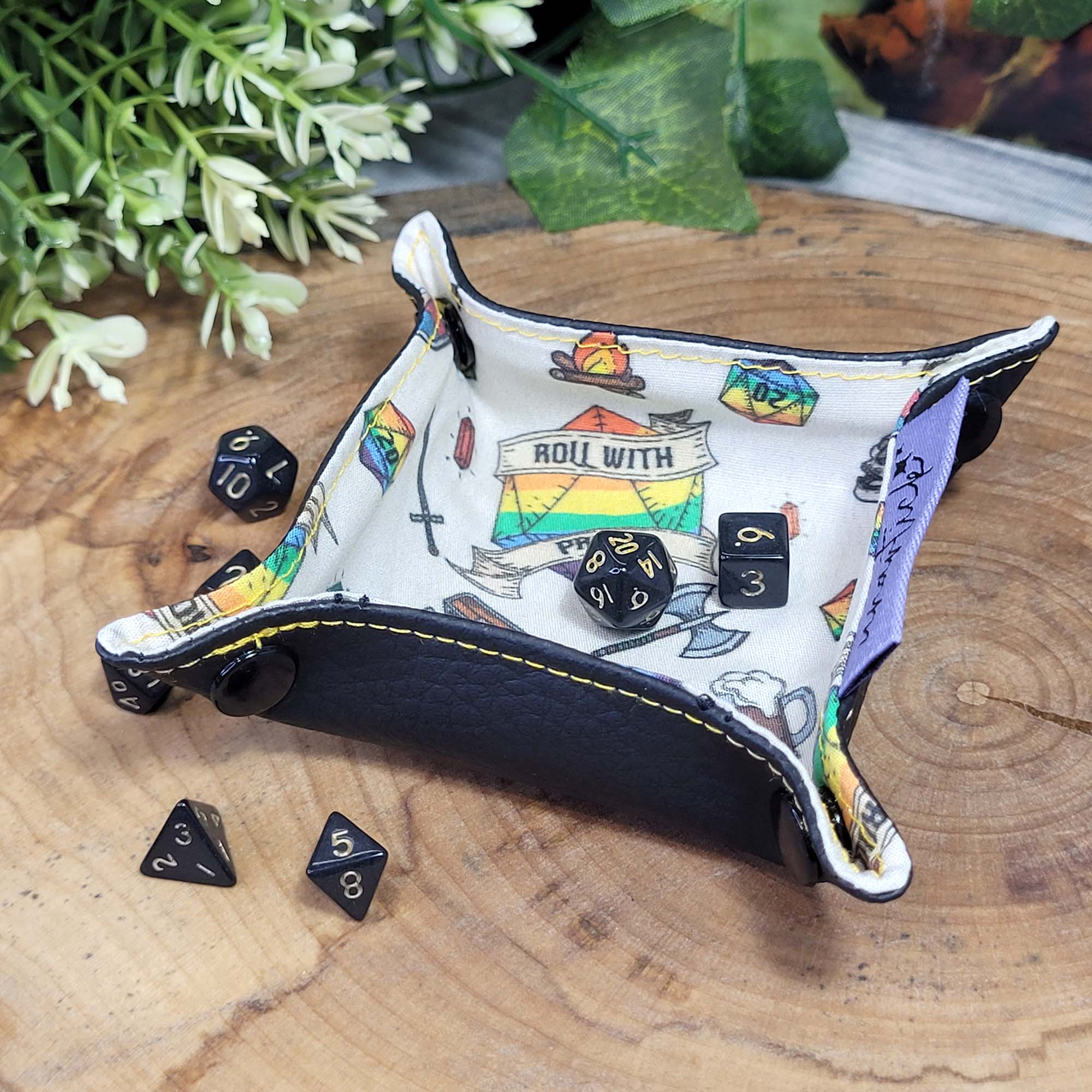 Roll with Pride faltbare Würfelunterlage XXS in Pixiegröße