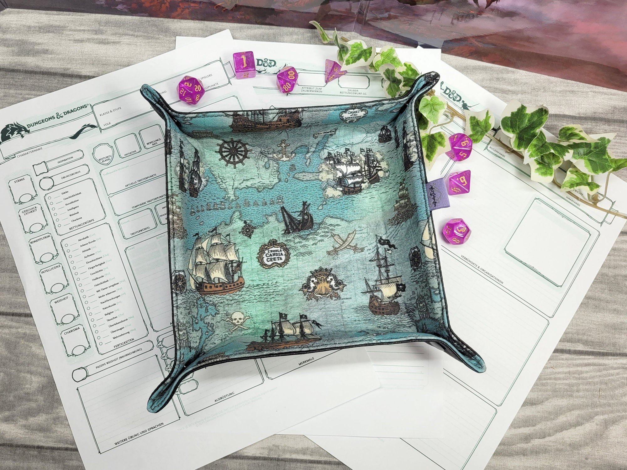 Pirate foldable dice mat L