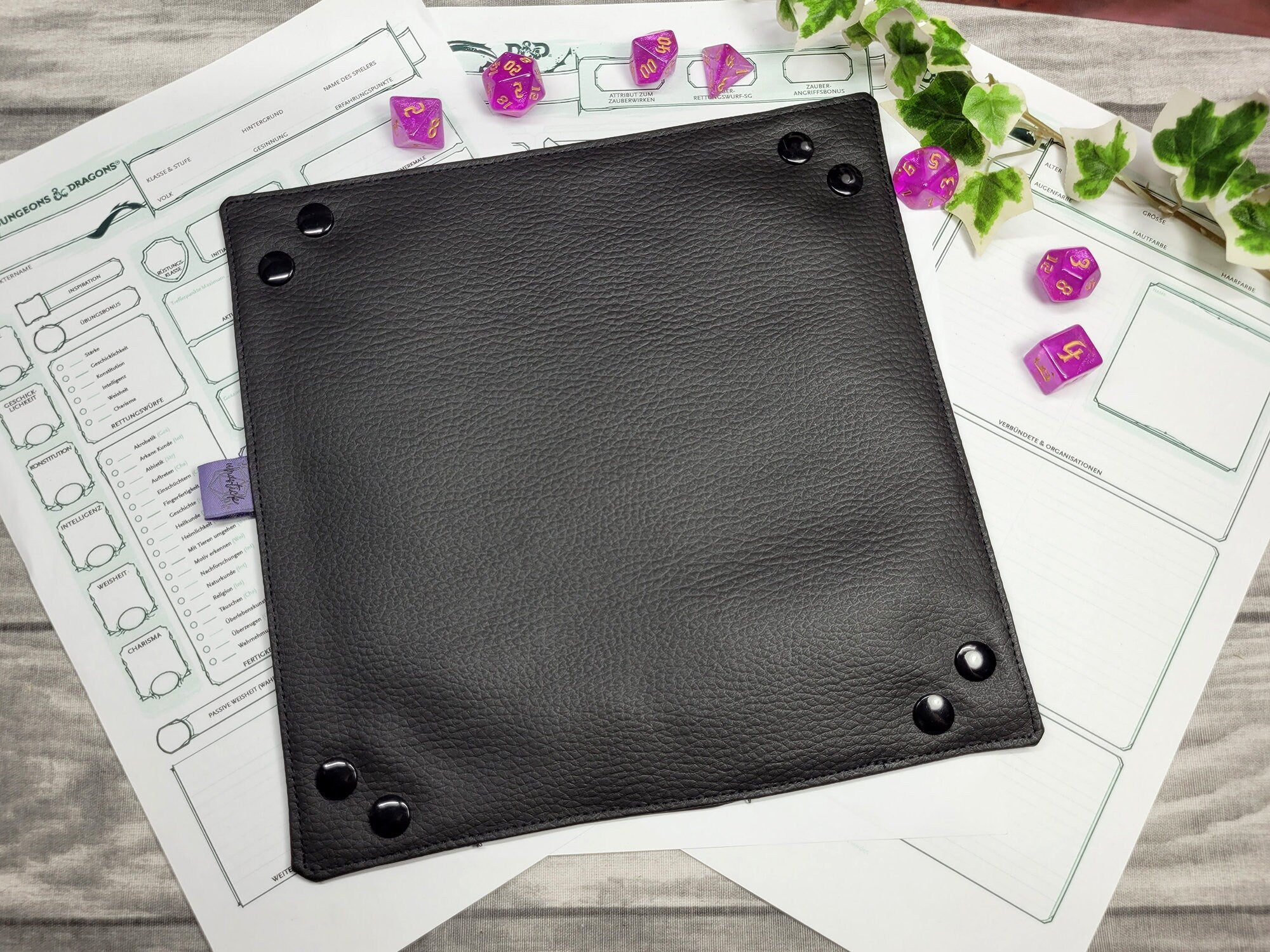 Pirate foldable dice mat L