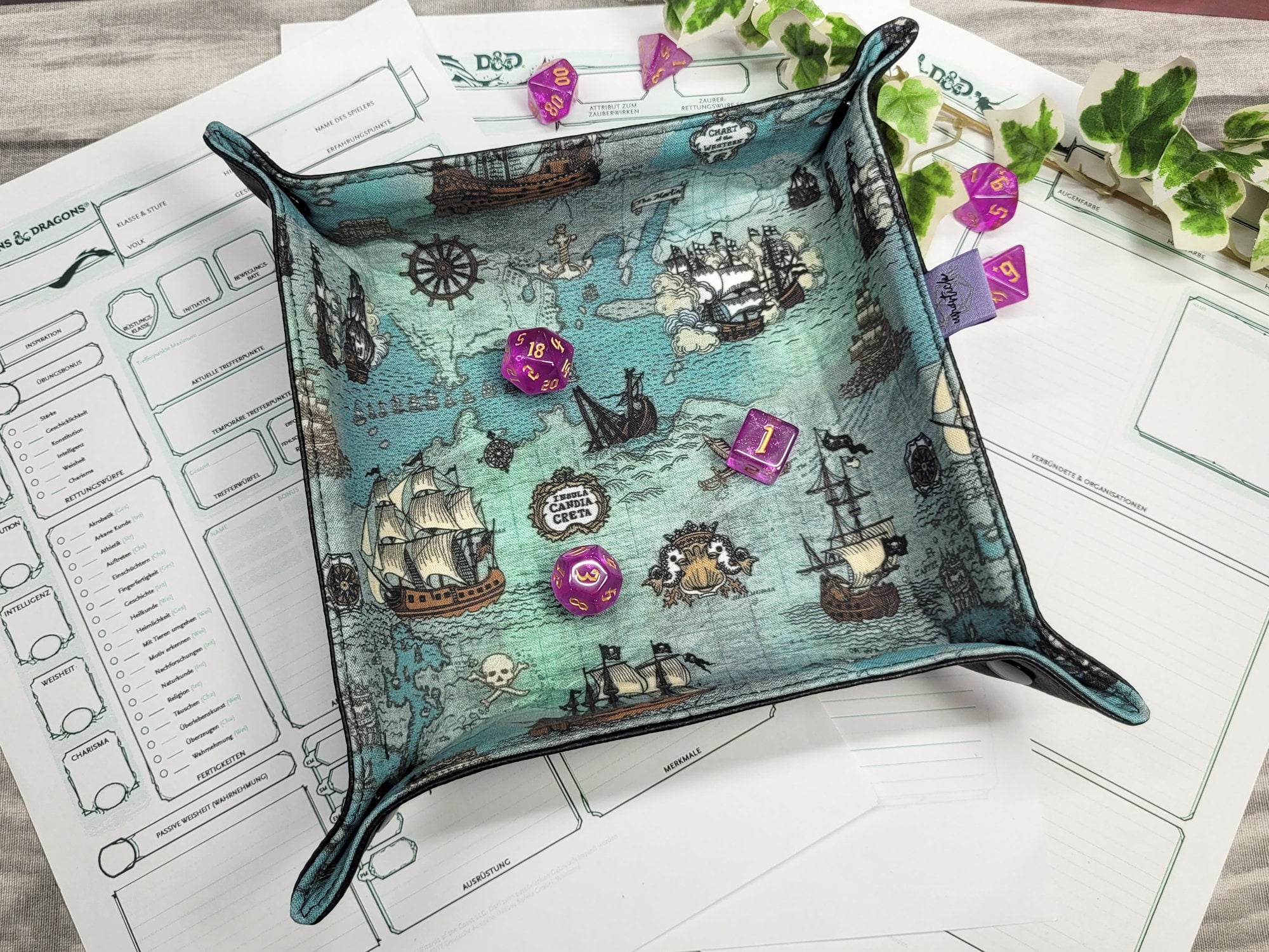 Pirate foldable dice mat L