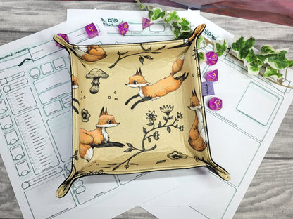 Foxes foldable dice mat L