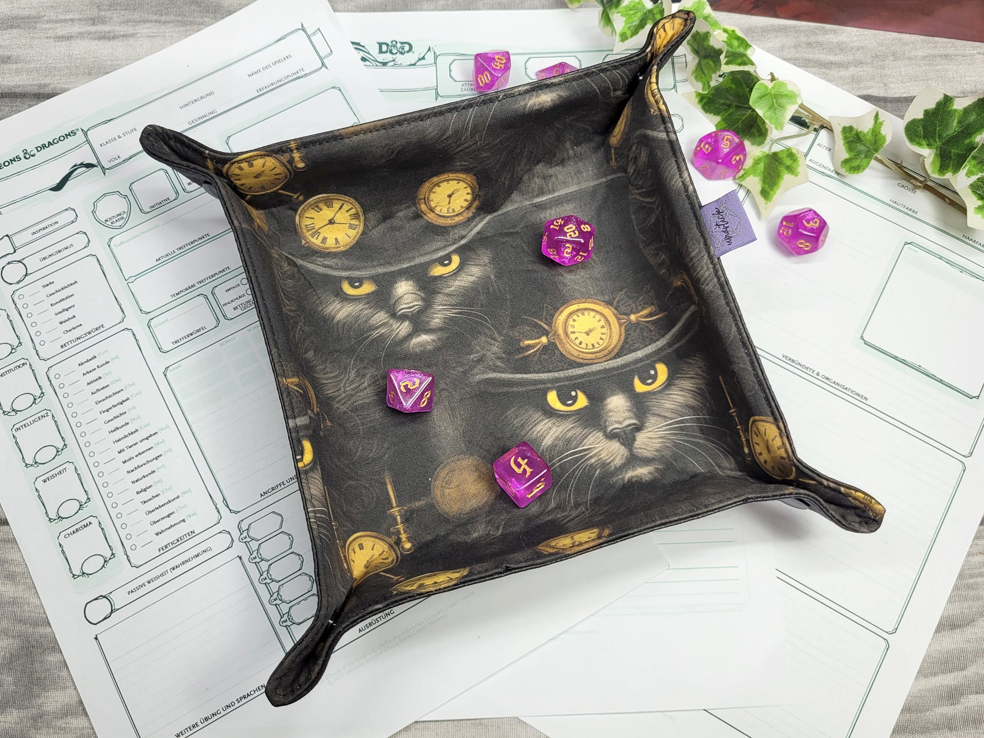 Steampunk Cat faltbare Würfelunterlage L