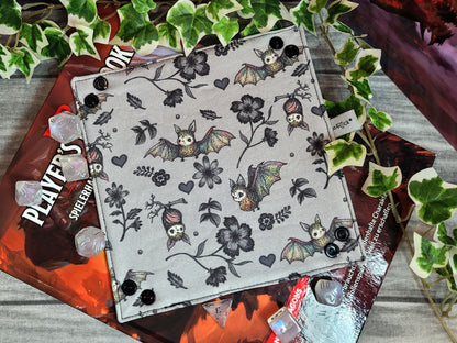Bats foldable dice mat S