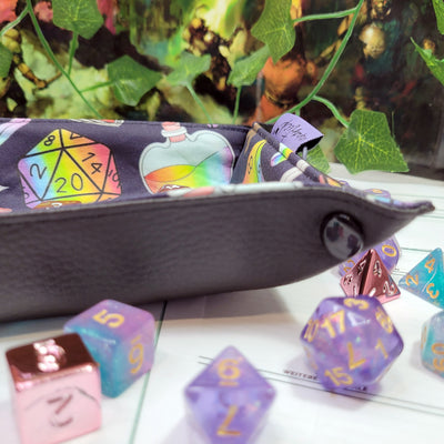 Adventuring Pride faltbare Würfelunterlage S
