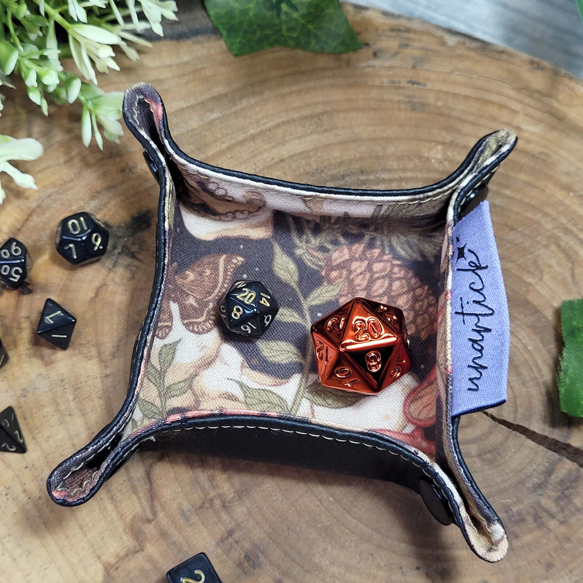 Grave Domain faltbare Würfelunterlage XXS in Pixiegröße