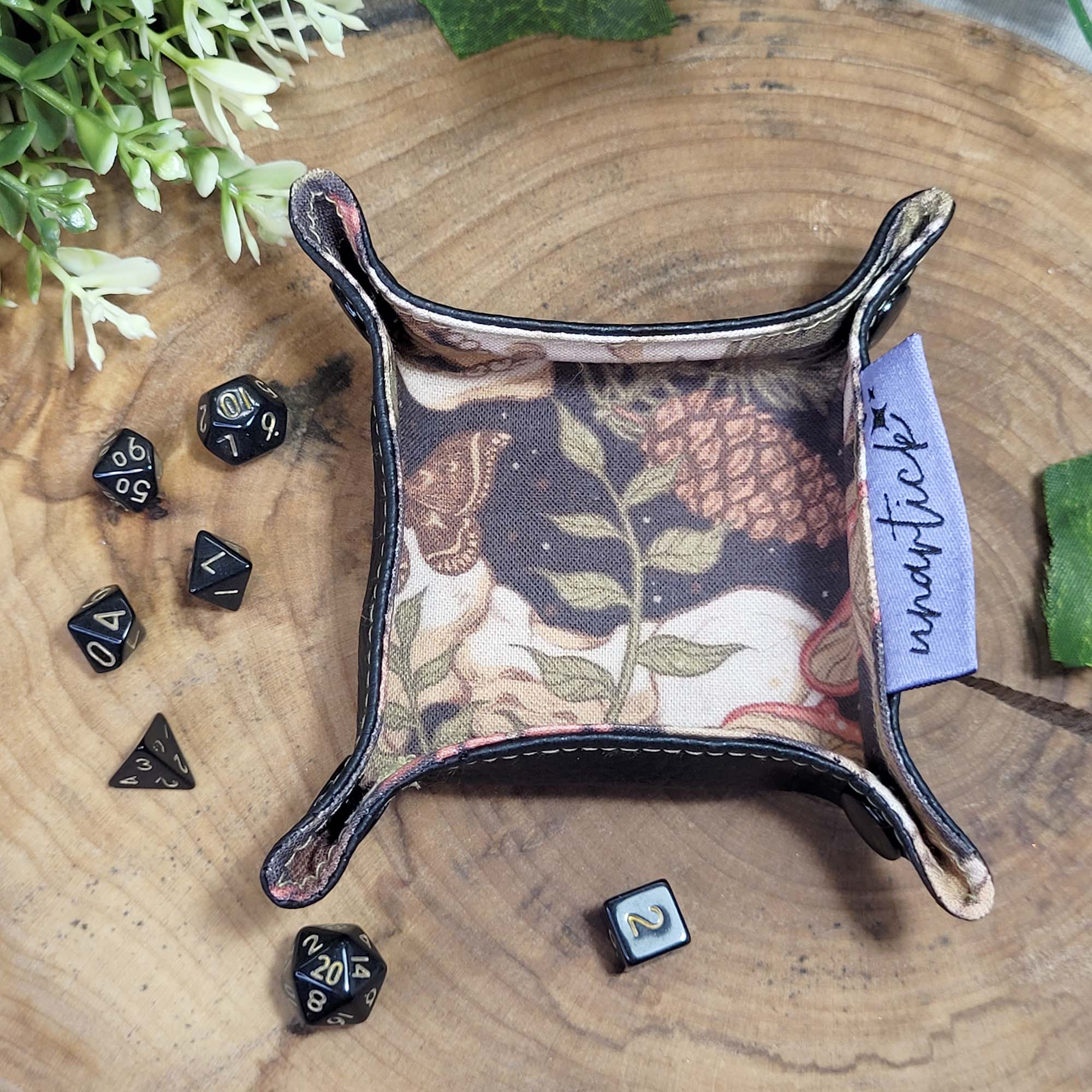 Grave Domain faltbare Würfelunterlage XXS in Pixiegröße