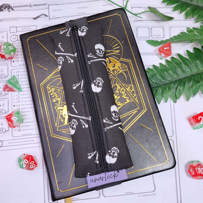 Mäppchen "Jolly Roger" mit Gummiband