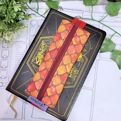 Mäppchen "Rote Drachenschuppen" mit Gummiband