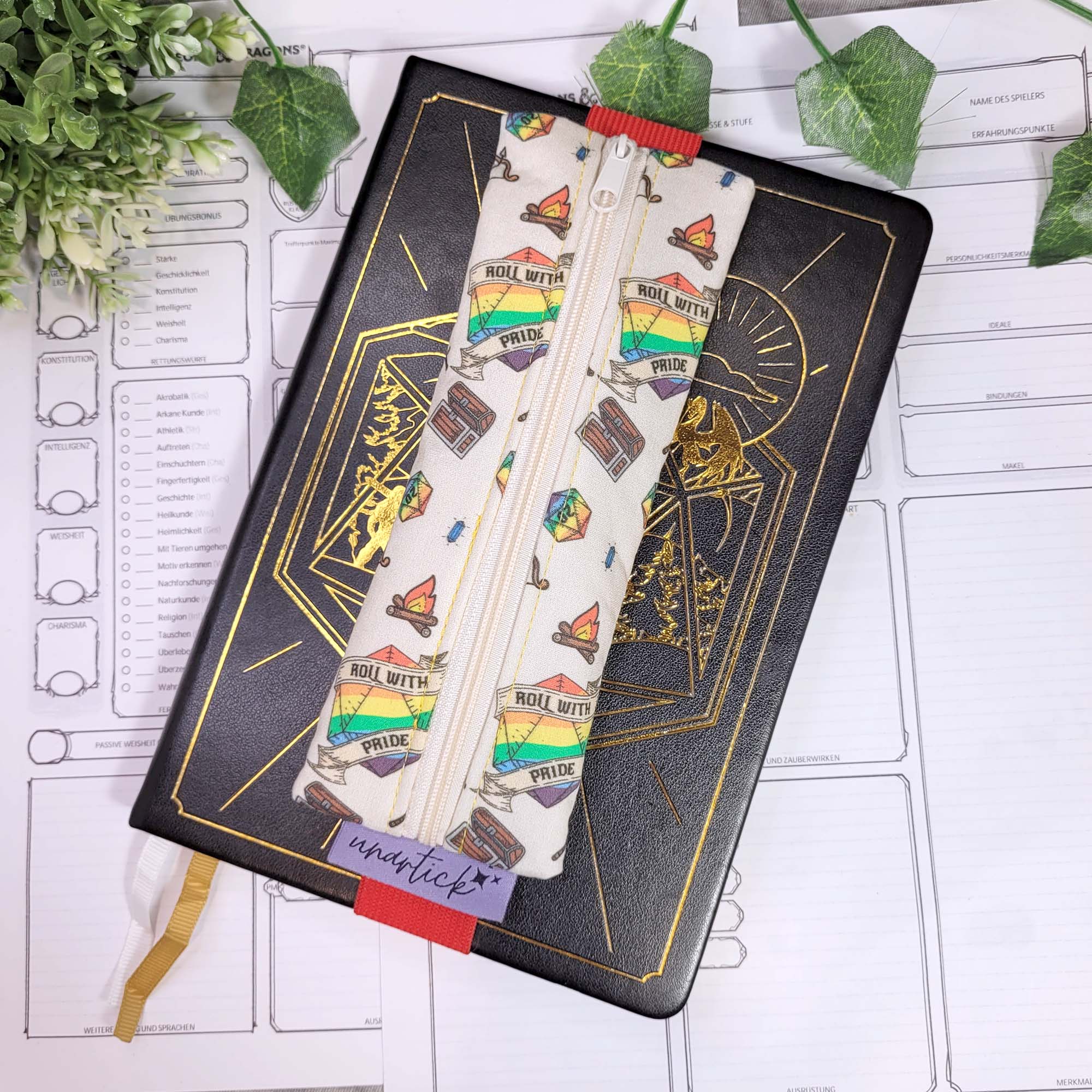 Mäppchen "Roll with Pride" mit Gummiband