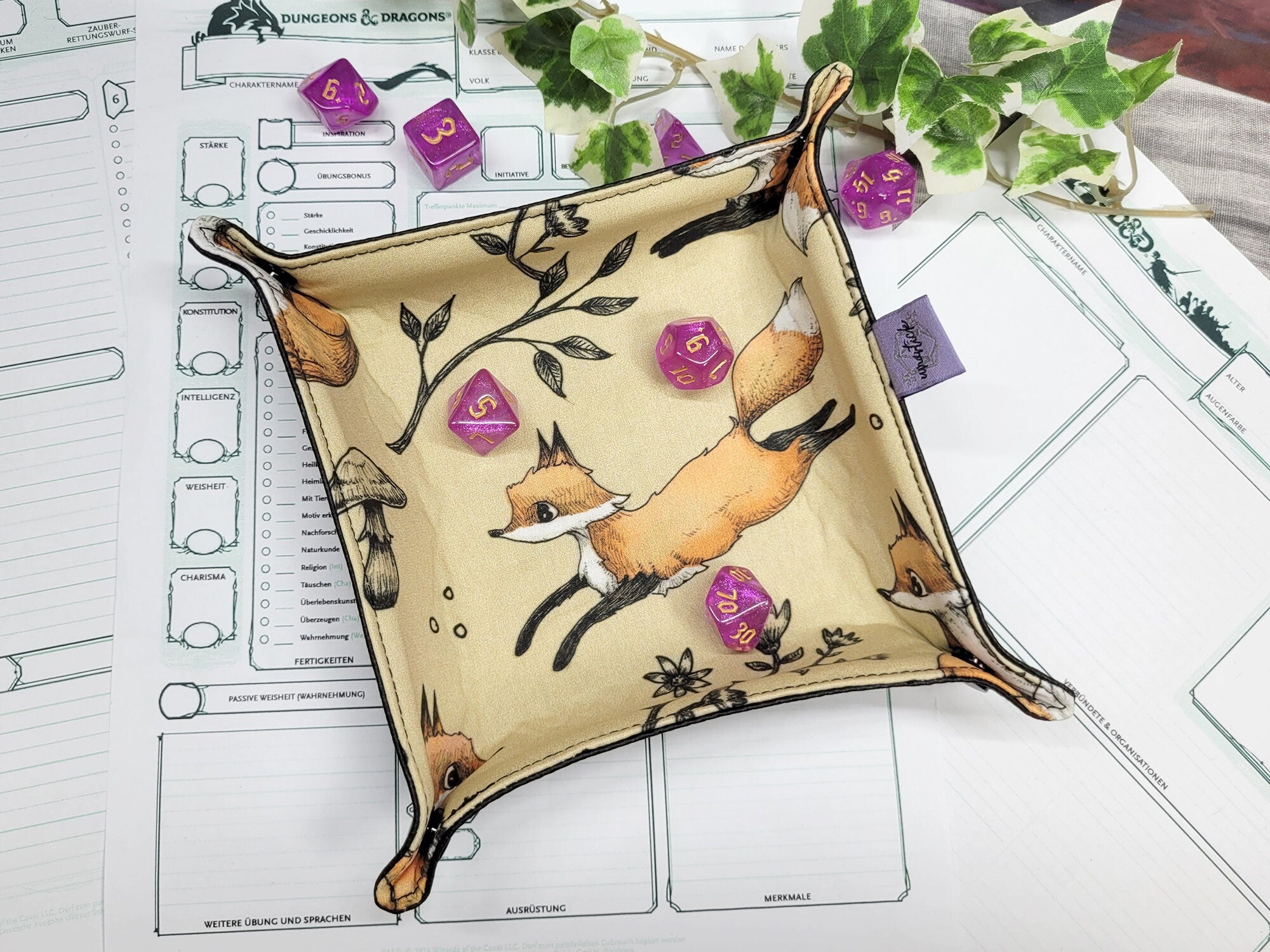 Foxes foldable dice mat S