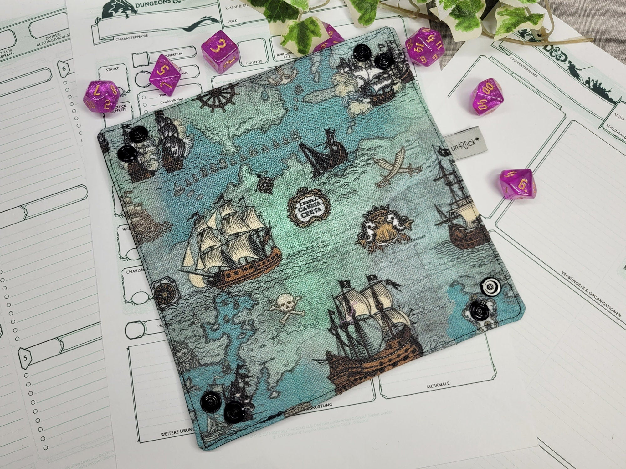 Pirate foldable dice mat S